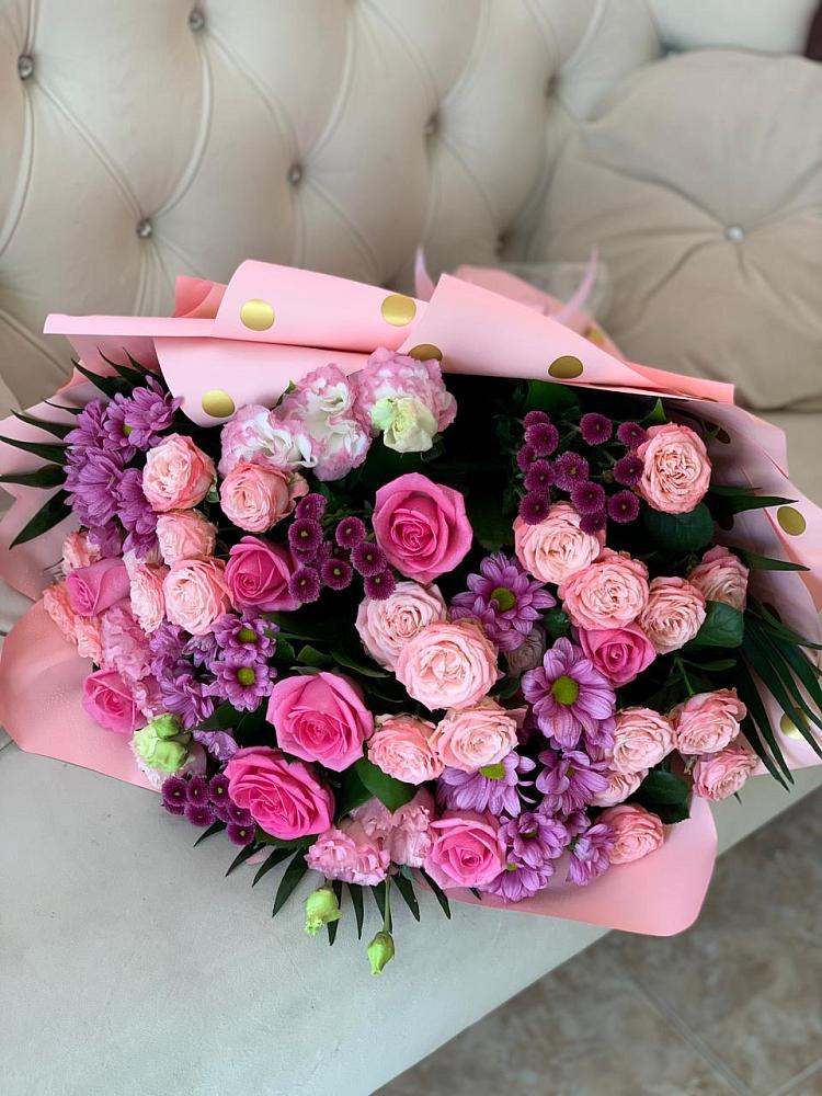 Букет цветов из: Хризантемы, Розы и Лизиантусы в Львовском