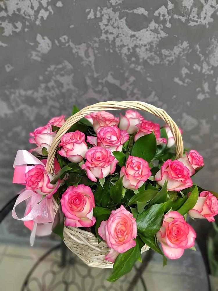 Цветочная композиция из Розы в корзине в Львовском