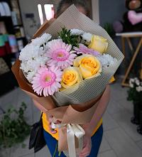 Букет цветов из:  Герберы, Розы и Хризантемы в Львовском