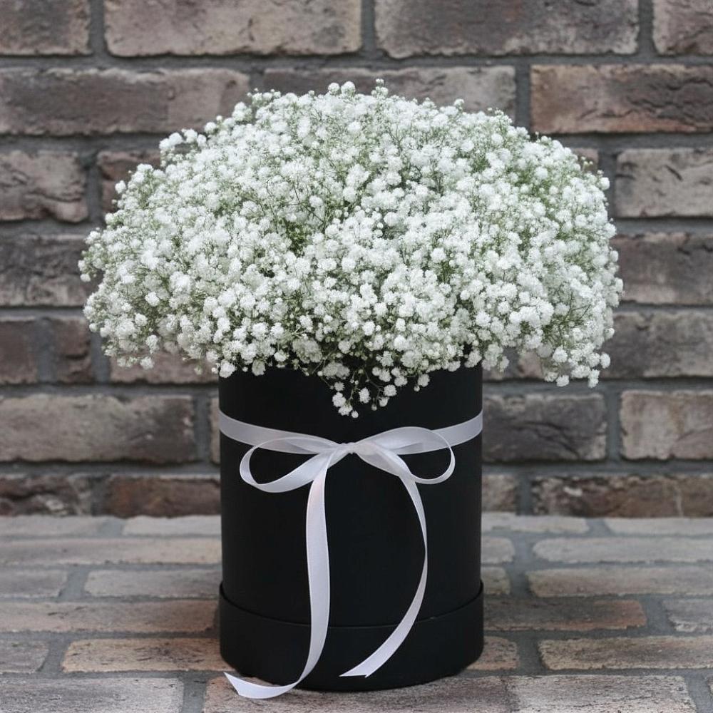 Цветочная композиция из Гипсофила в шляпной коробке в Львовском