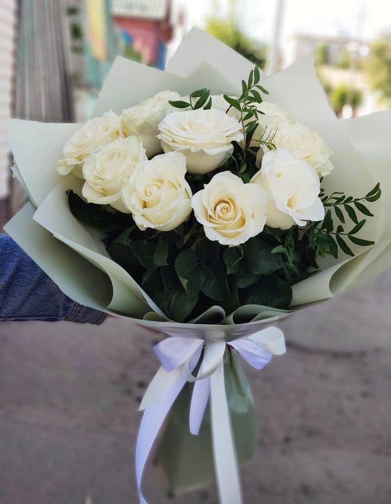 Букет Белые розы Проуд в Львовском