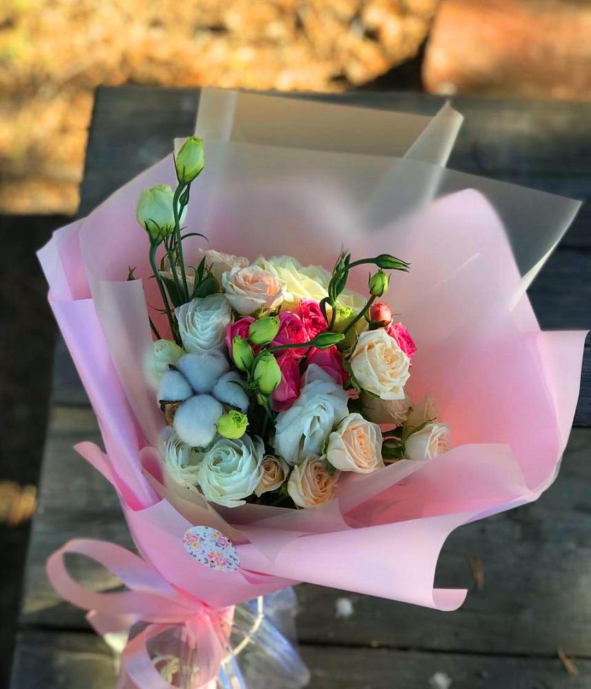 Букет цветов из: Розы и Лизиантусы в Львовском