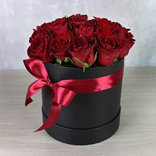 Цветочная композиция из Розы в шляпной коробке в Львовском