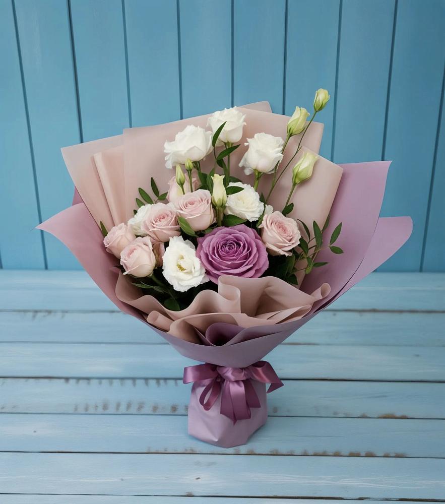 Букет цветов из: Розы и Лизиантусы в Львовском